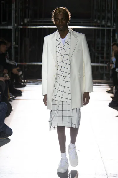 Look 24